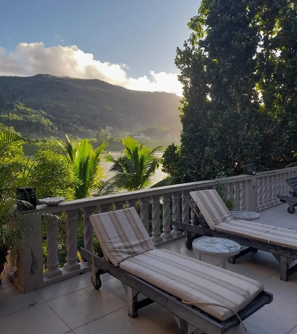 Bayview Villa -Sea Side Villa Anse Boileau