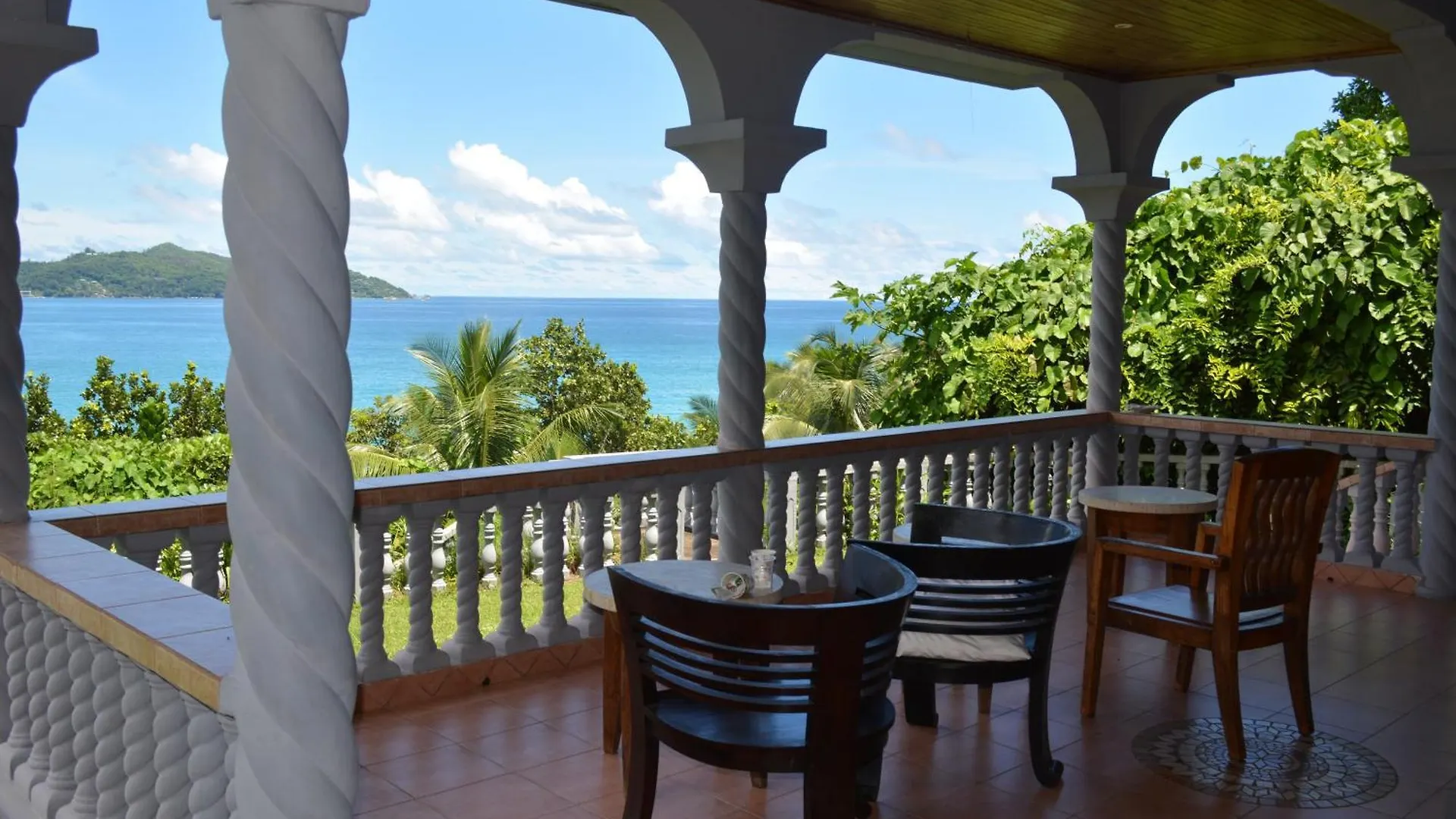 Bayview Villa -Sea Side Villa Anse Boileau