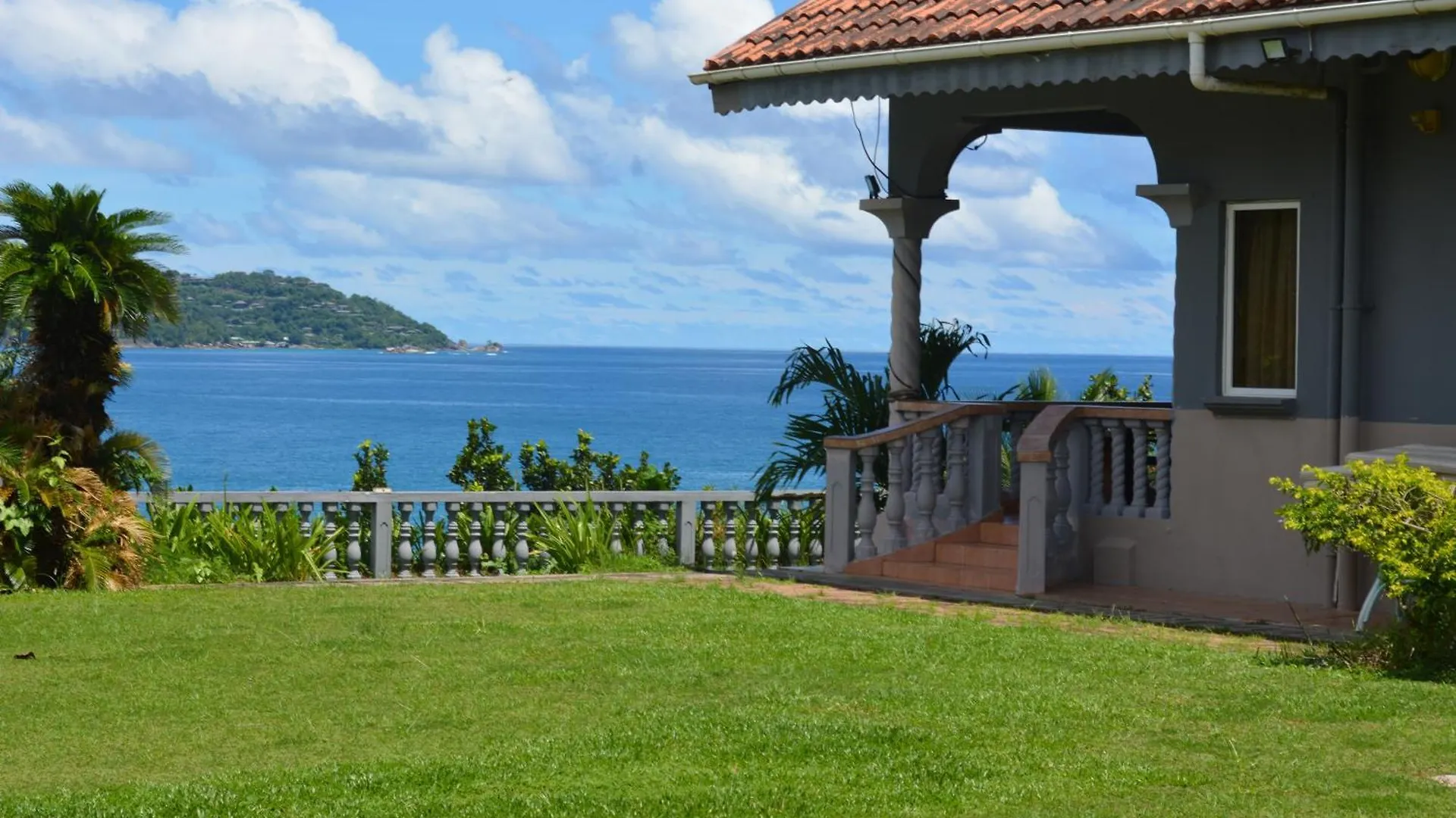 Bayview Villa -Sea Side Villa Anse Boileau Seychelles