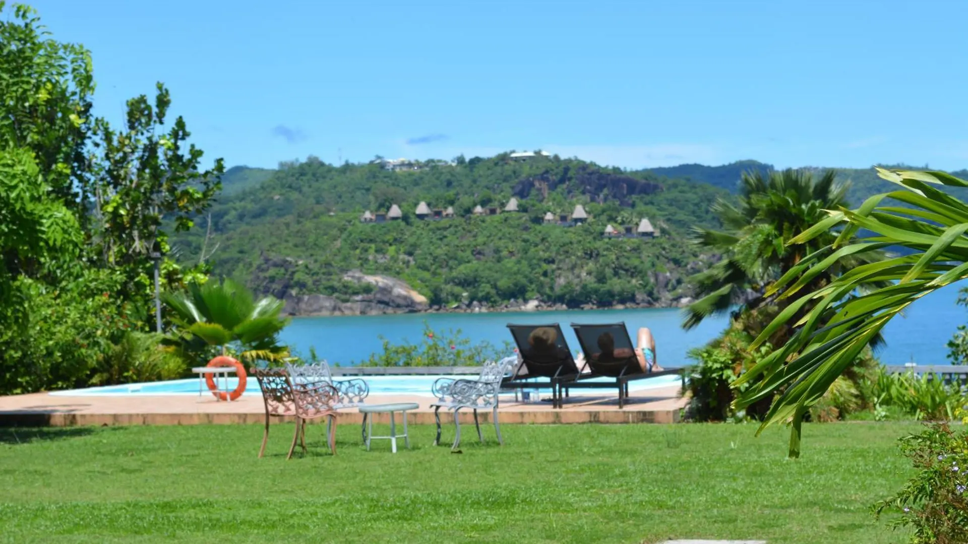 Bayview Villa -Sea Side Villa Anse Boileau Maison d'hôtes