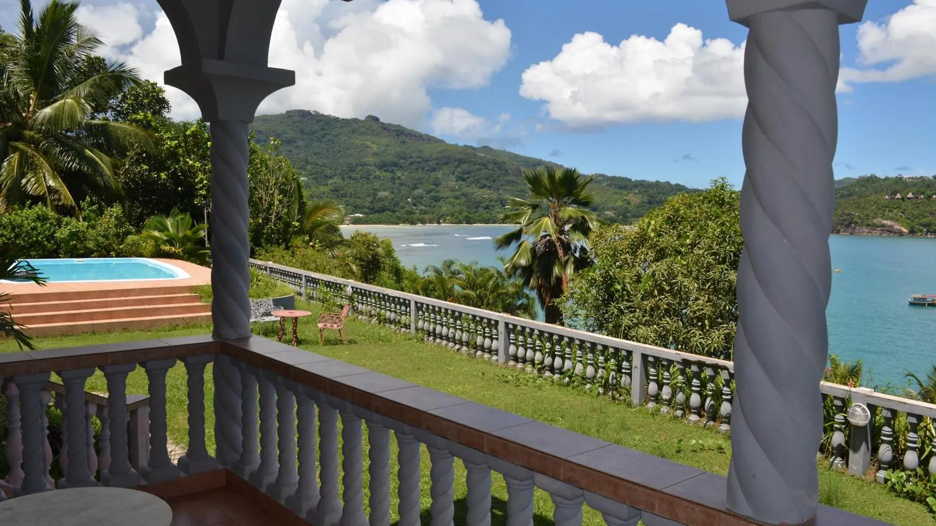 Maison d'hôtes Bayview Villa -Sea Side Villa Anse Boileau