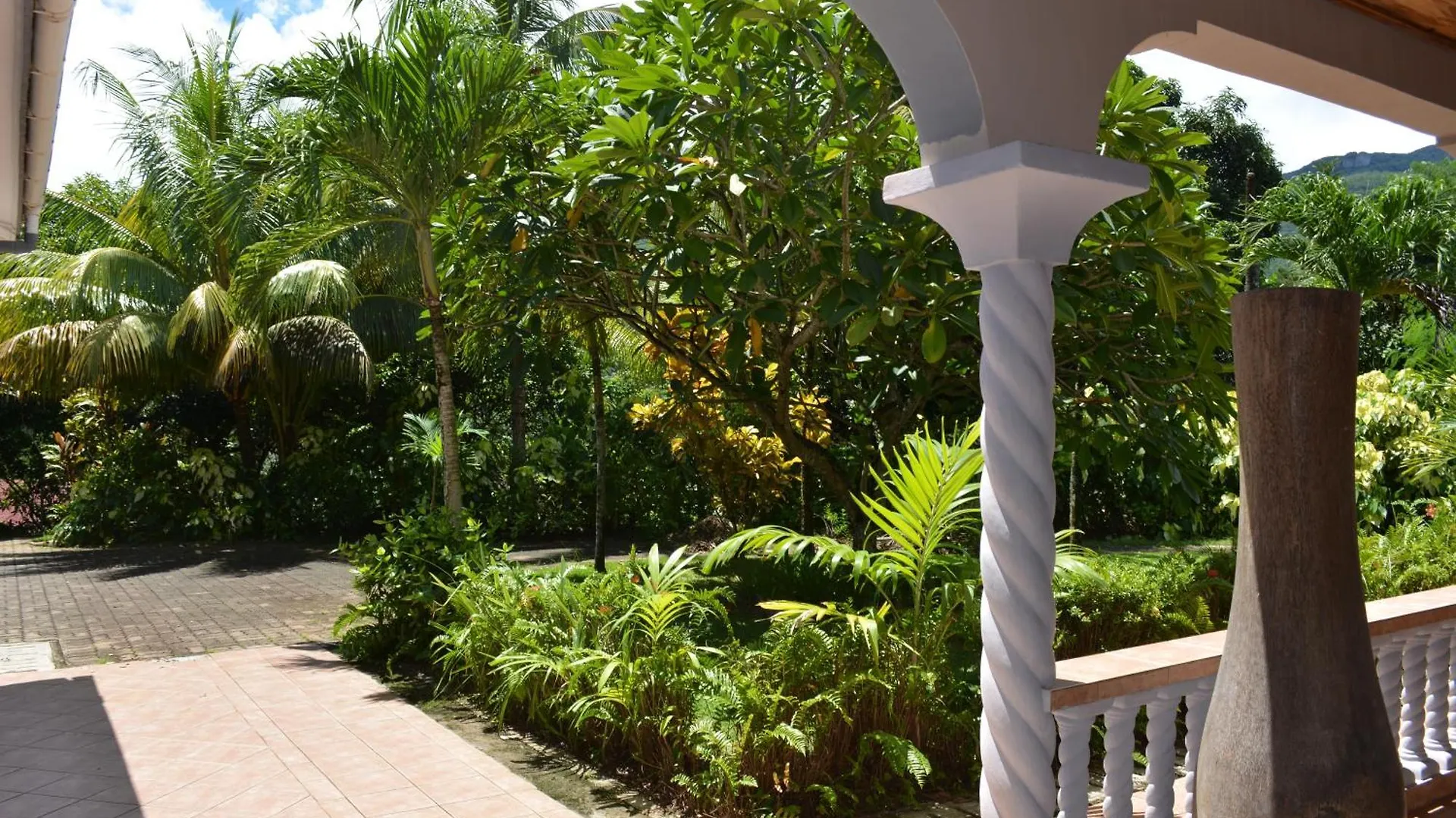 Bayview Villa -Sea Side Villa Anse Boileau