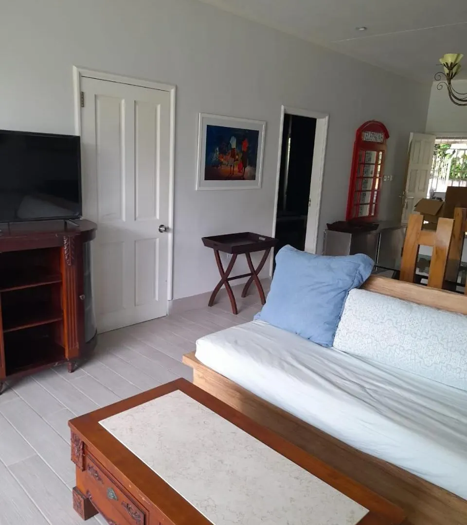 Bayview Villa -Sea Side Villa Anse Boileau