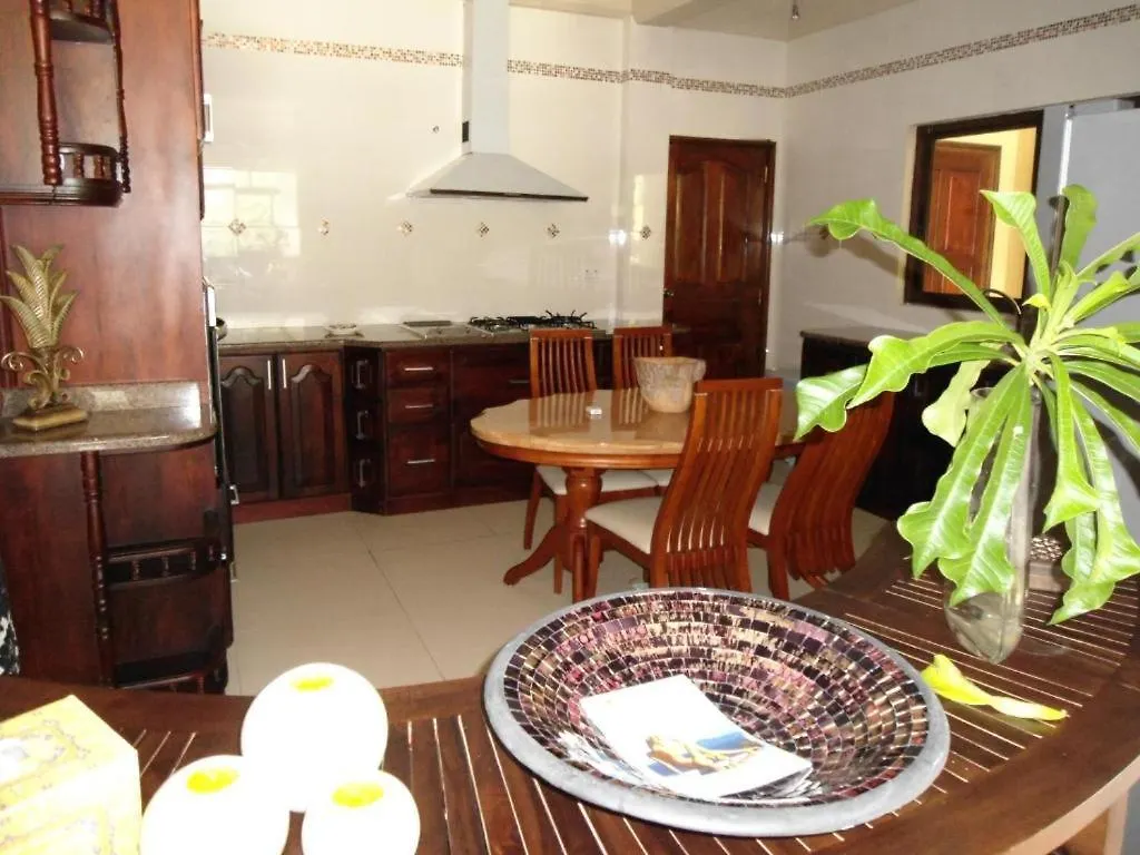 Bayview Villa -Sea Side Villa Anse Boileau Guest house